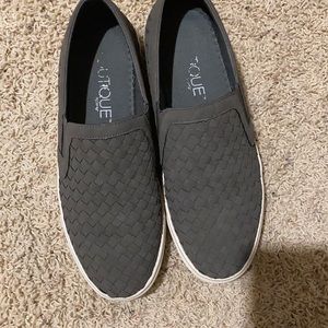 Slide on shoe